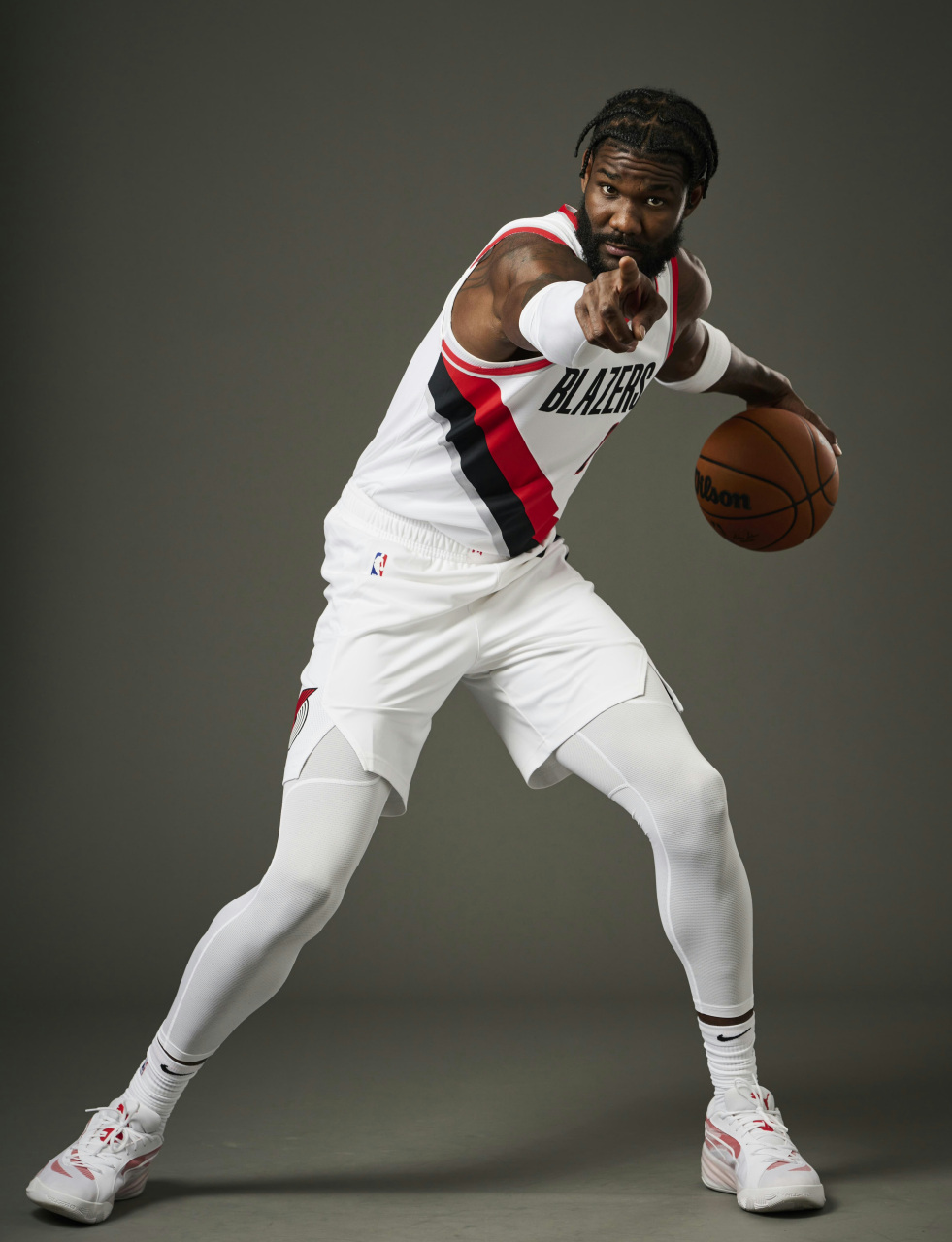 开拓者惨遭猛龙逆转，客场绝杀告负的简单介绍