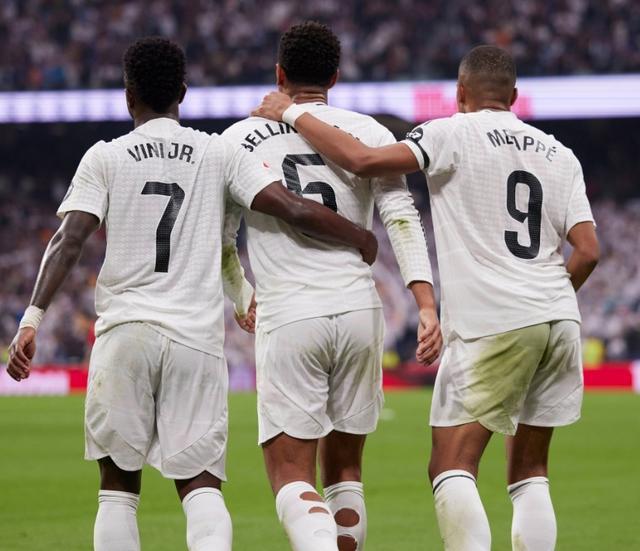 开云体育官方网站-皇马客场豪取三分，追赶榜首位置的简单介绍