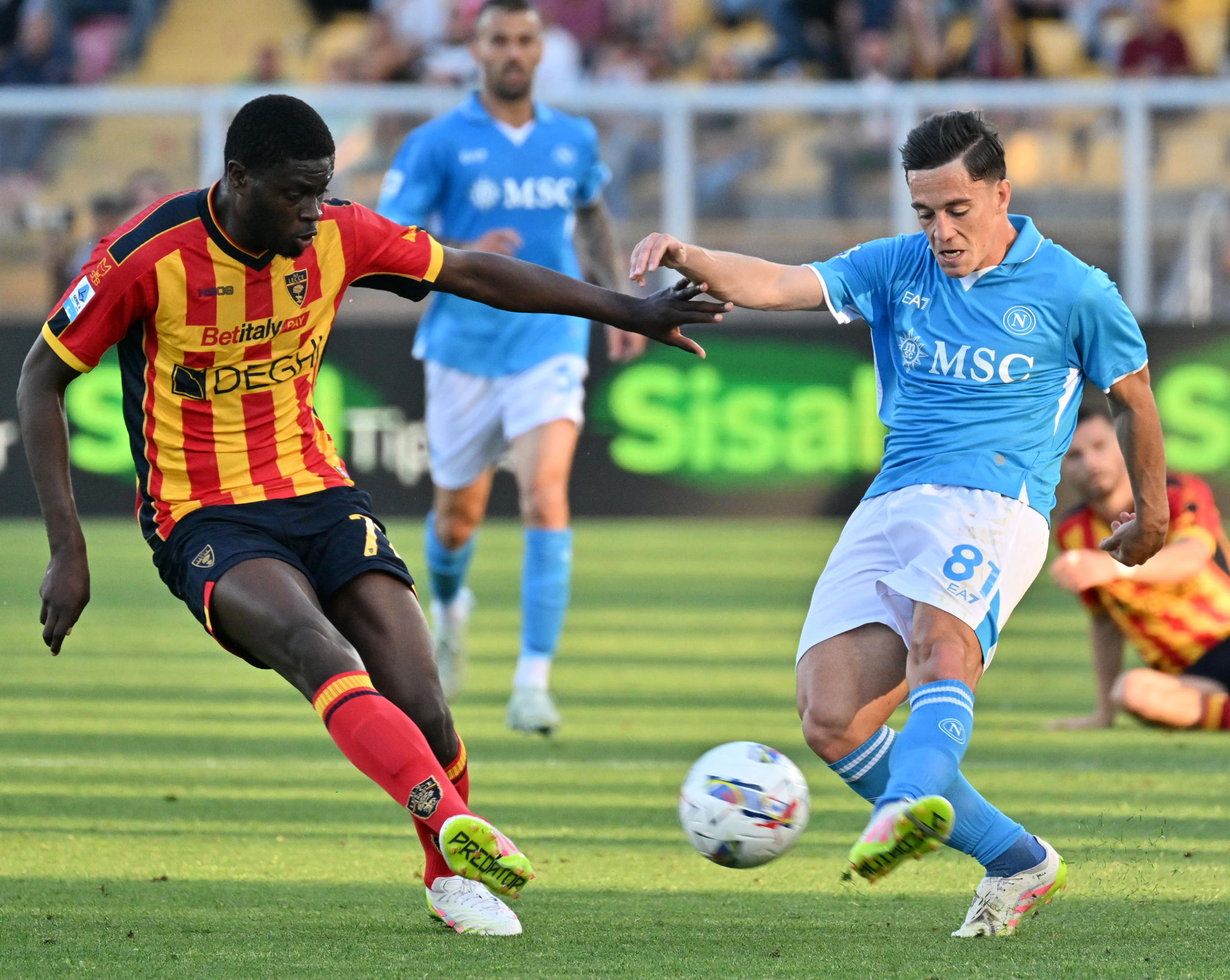 关于那不勒斯主场大胜击败对手晋级的信息 关于那不勒斯主场大胜击败对手晋级的信息