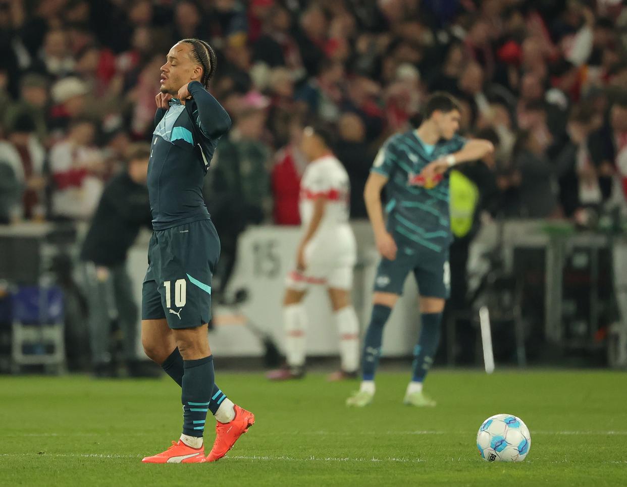 斯图加特队运气不错，取得胜利的简单介绍