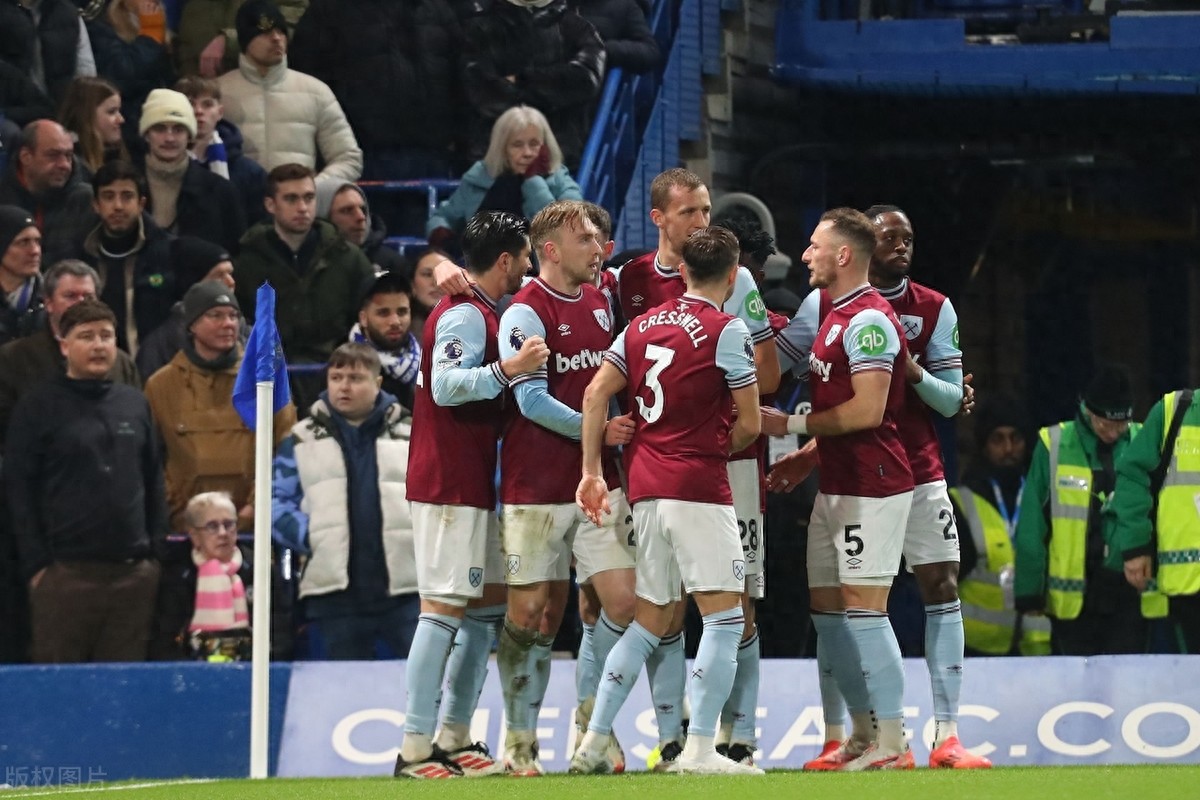 诺里奇对决西汉姆联,实力相近一场胜负焦点战,掌声雷动 诺里奇对决西汉姆联,实力相近一场胜负焦点战,掌声雷动