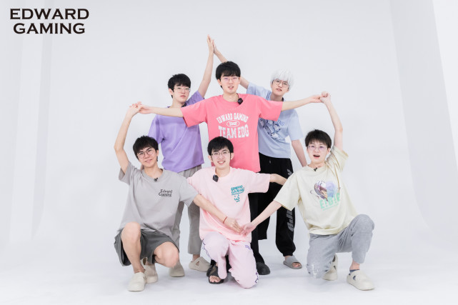 MAD险胜V5，Viper极限生还后反打宿敌对决八强赛，技惊四座的简单介绍